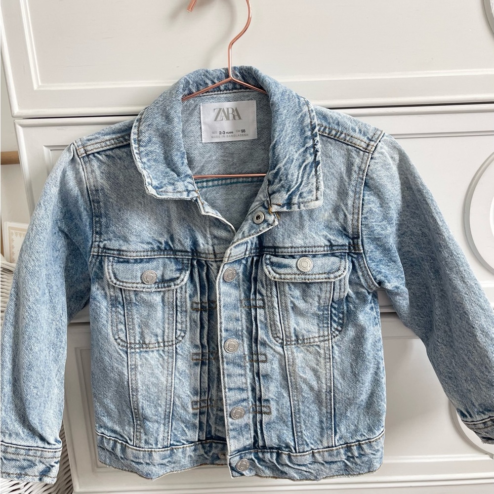Zara Blue Jean Jacket Classic Denim Style